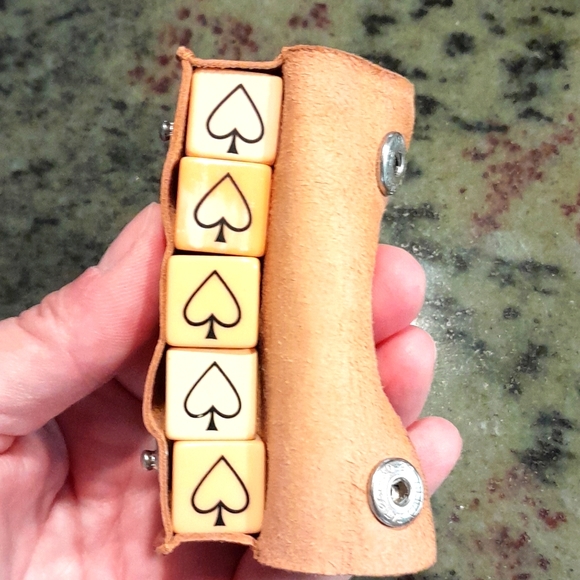 Arcadia Bakelite Poker Dice Set in Leather Case, Vintage - Picture 4 of 9